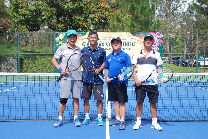 Giải quần vợt từ thiện tranh.
