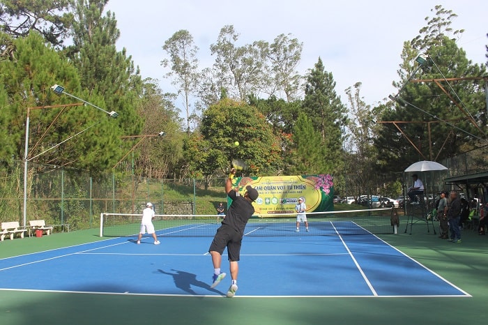 Kết nối với các diễn đàn quần vợt trên cả nước