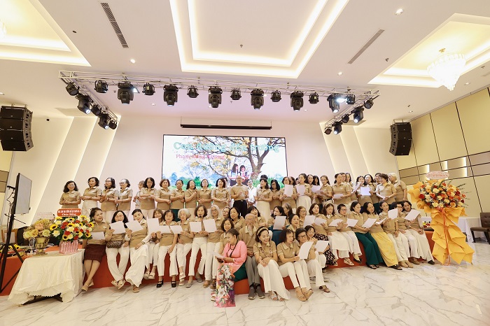 cựu nữ sinh Trường Nữ Trung học Qui Nhơn niên khóa 1968–1975 hẹn gặp lại năm sau ôn lại kỷ niệm tình đồng môn
