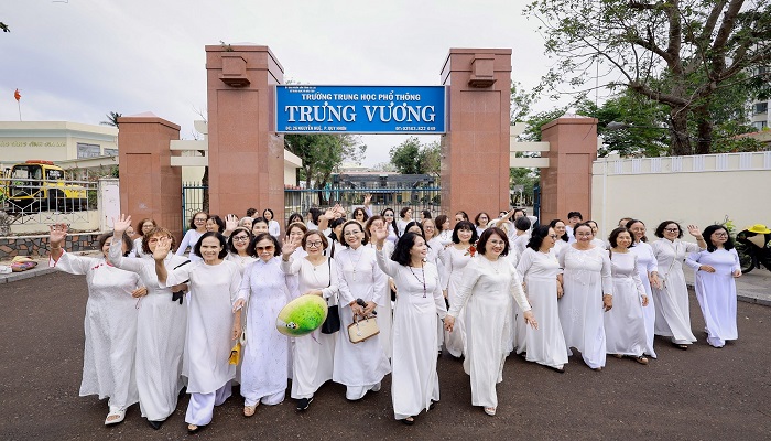 Sắc son tình đồng môn Nữ Trung học Qui Nhơn niên khóa 1968–1975