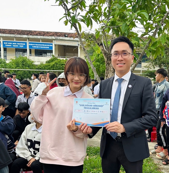 TS Tô Bá Lâm – Hiệu trưởng Trường Đại học Quang Trung