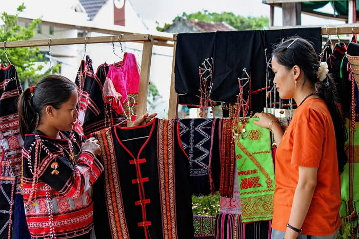 Du lịch Canh Tiến