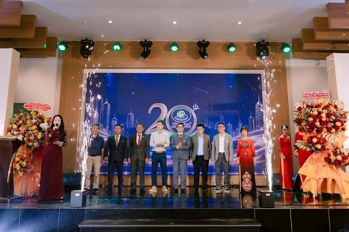 Viên Sơn kỷ niệm 20 năm