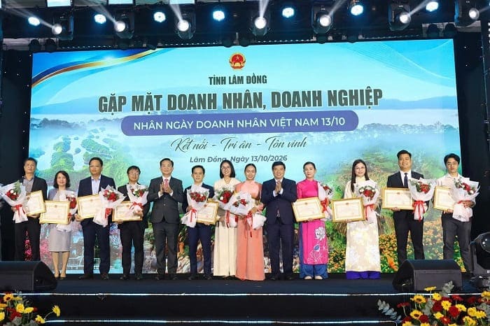 Doanh nhân